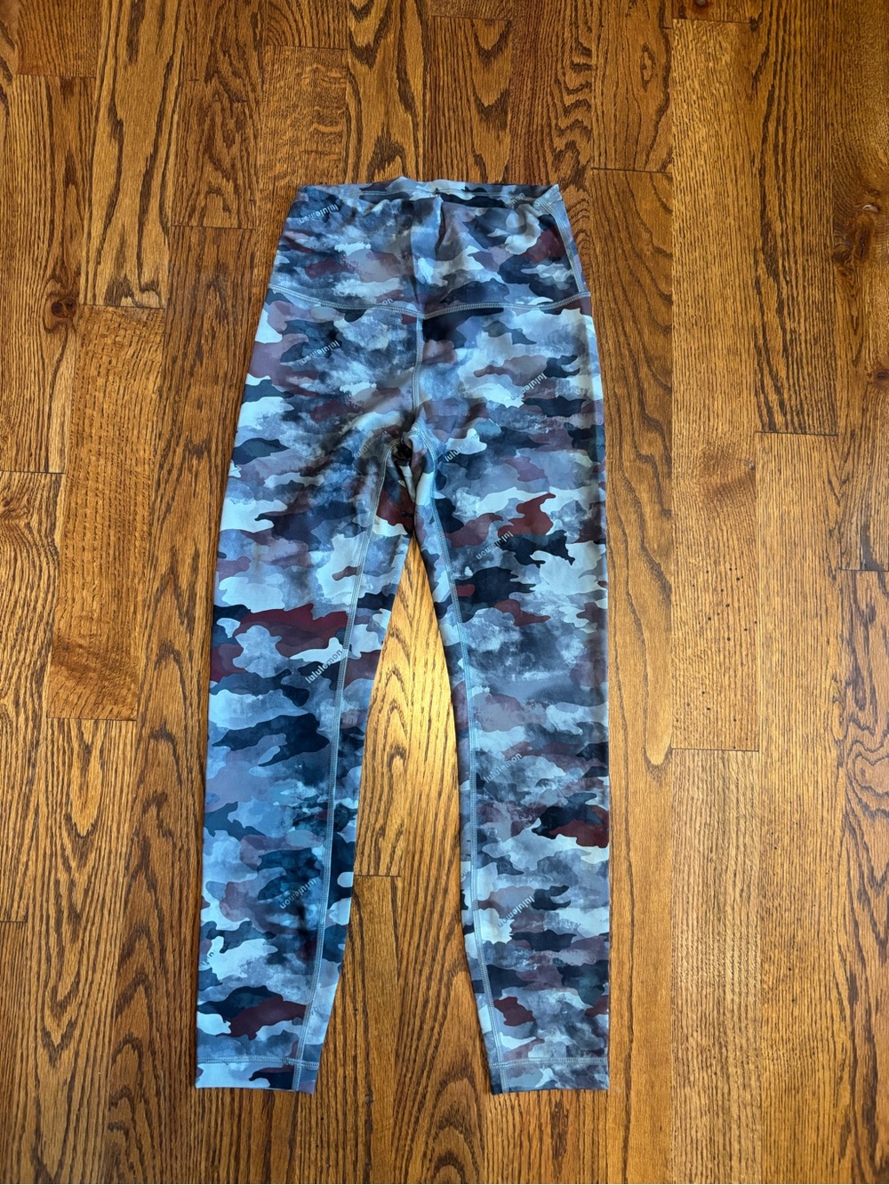 Lululemon Wunder Train 25” Leggings Size 6 Blue Camo Leggings